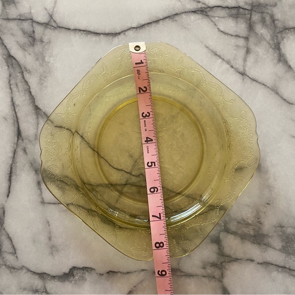 Vintage Madrid Pattern Amber Federal Depression Glass Plate - Picture 5 of 9